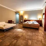 Malia Home